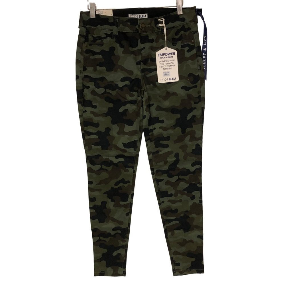 CODE BLUE WOMEN SKINNY CAMO JEANS SIZE  4 NEW WITH TAG‎